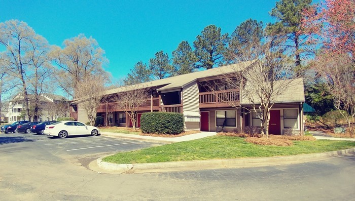 Foto principal - 4115 Bloomdale Dr
