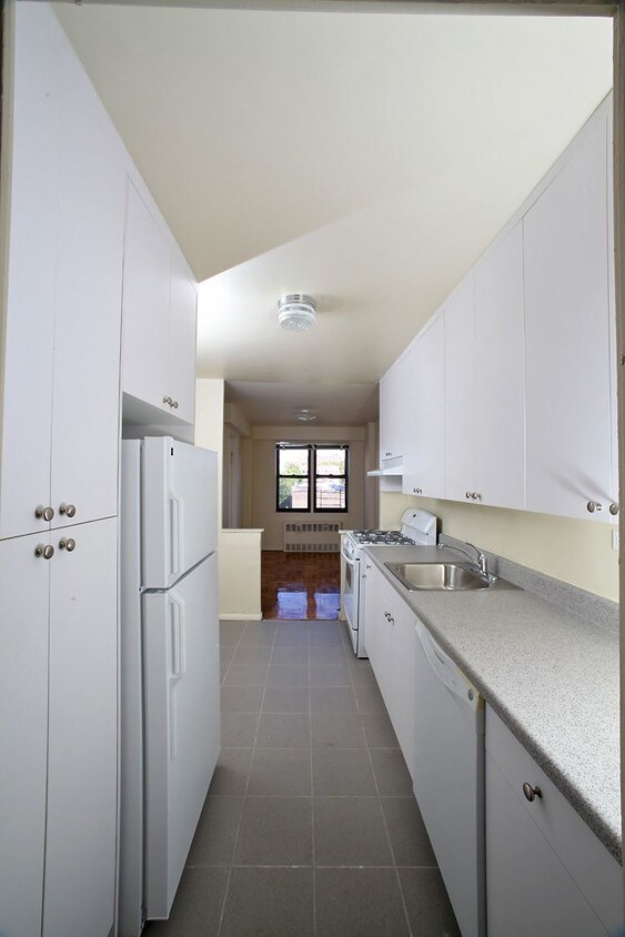 Foto principal - 2754 Homecrest Ave