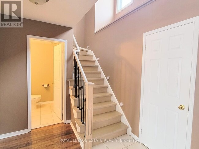 Photo du bâtiment - 929 Glenbourne Ct