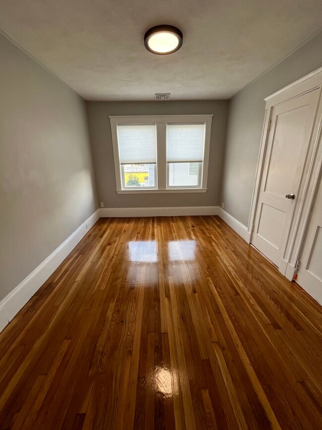 Building Photo - 22 Gage Ave