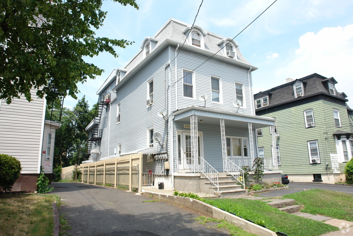 Building Photo - 117 W Grand St