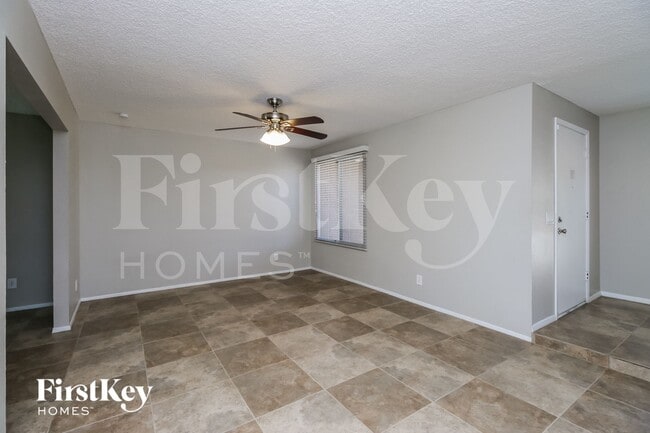 Building Photo - 2331 E Alameda Dr