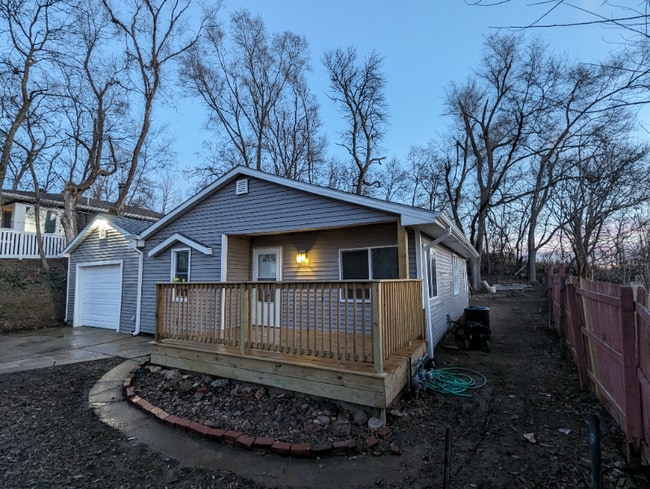 Building Photo - 18355 School Hill Ave