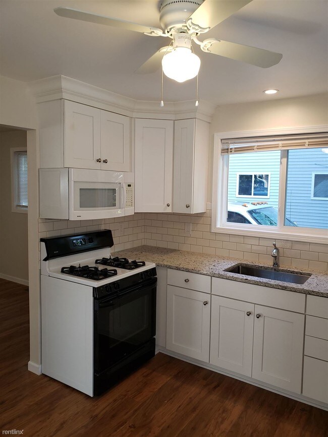 Building Photo - 4 br, 2 bath House - 610 Woodlawn Ave