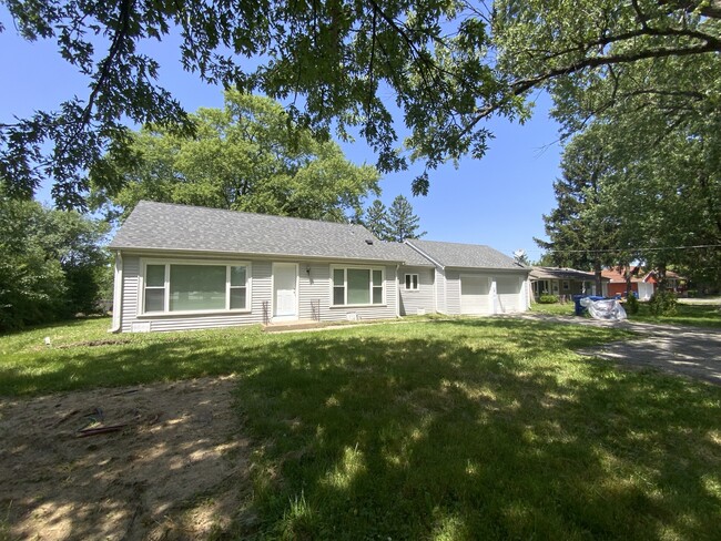Building Photo - 340 Sanders Rd