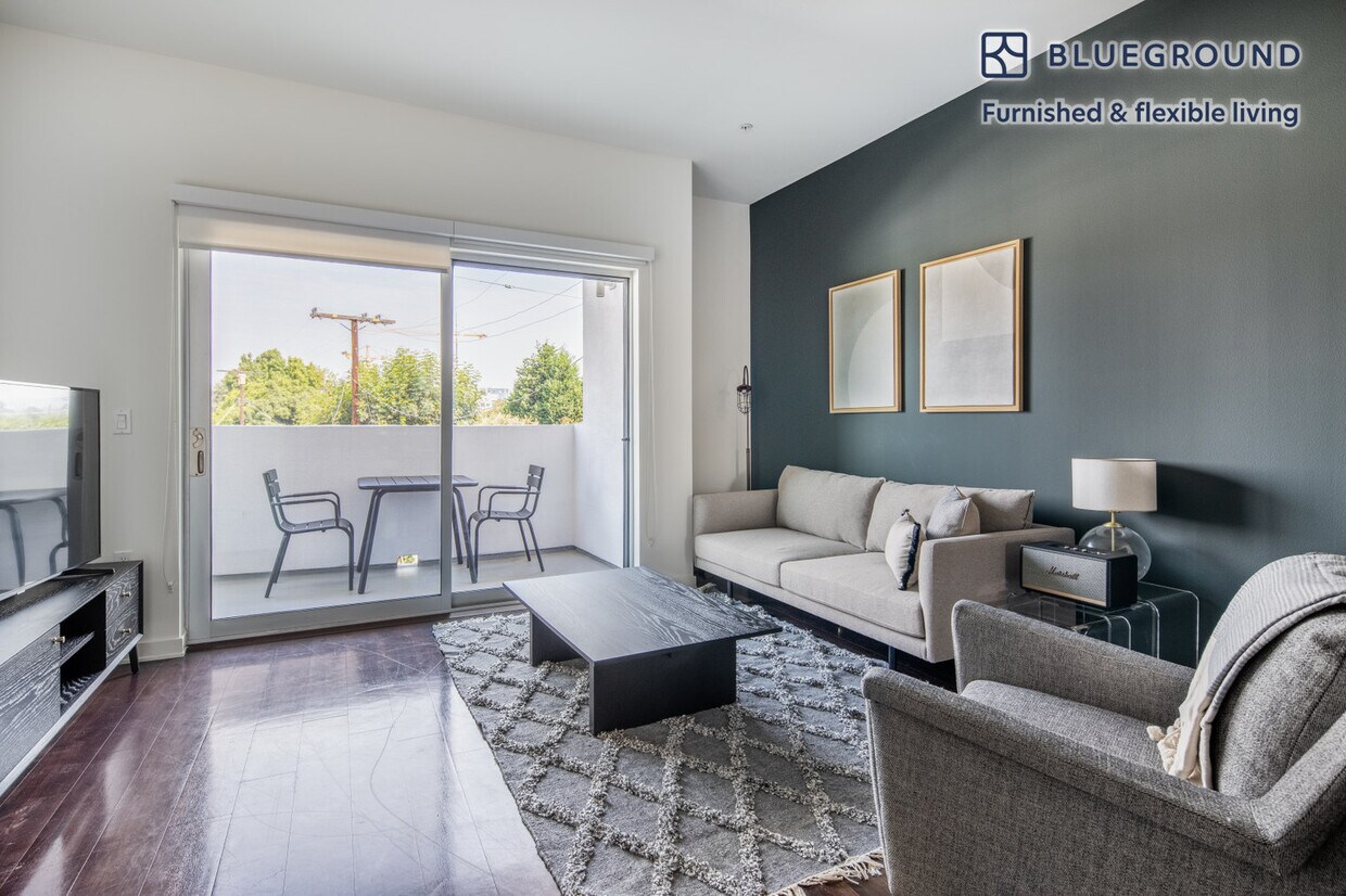 Foto principal - 12301 W Pico Blvd