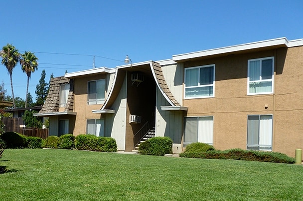 Building Photo - Oakcrest Apartment Homes