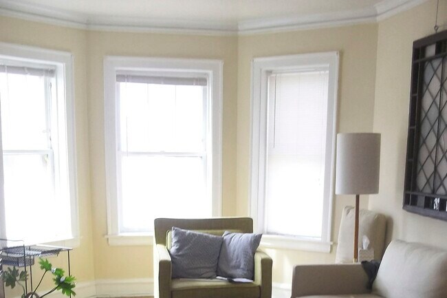 Foto del edificio - 3709 N Hoyne Ave