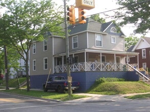 Building Photo - 634 Lake Michigan Dr NW