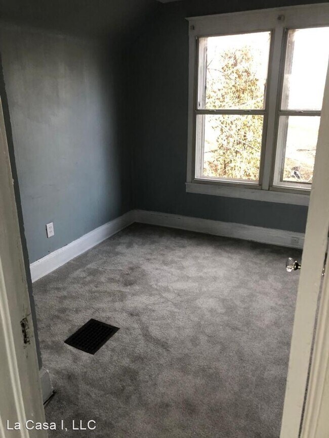 Building Photo - 2 br, 1 bath House - 2327 Mersington Ave