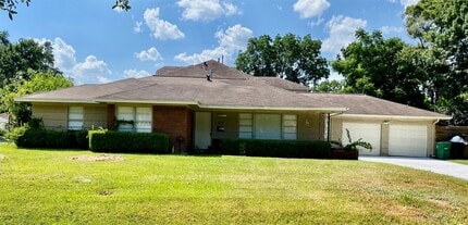 Building Photo - 8318 Greenbush St