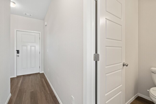Building Photo - Pre-Leasing Now! Make This Charming 3-Bedroom, 2.5-Bath Home in Farmington Yours!