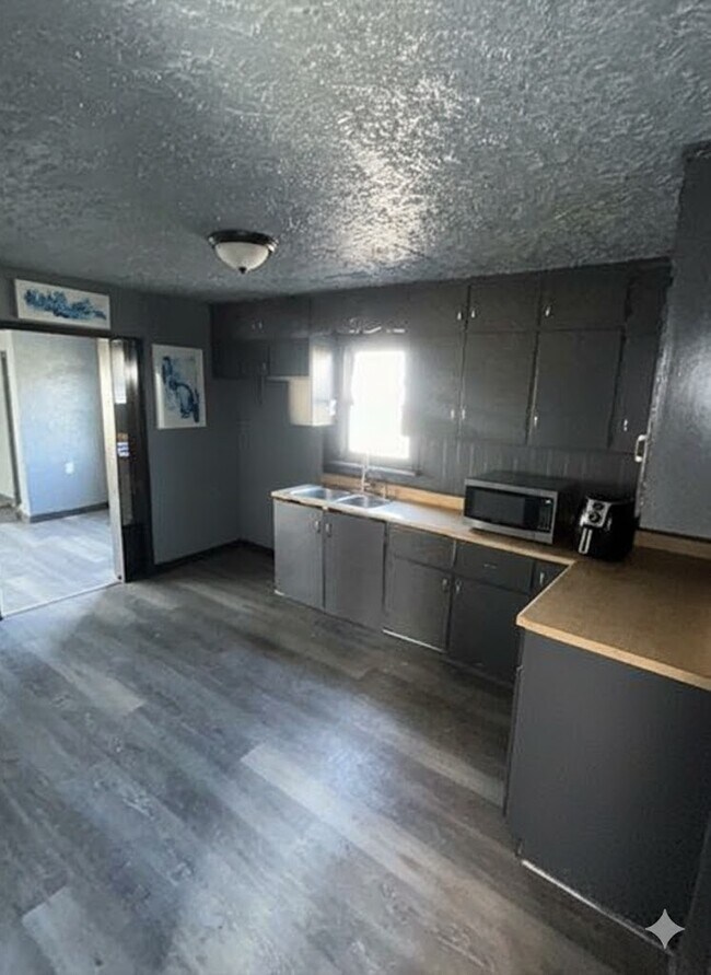 Foto del edificio - 3504 Blackstone Ave