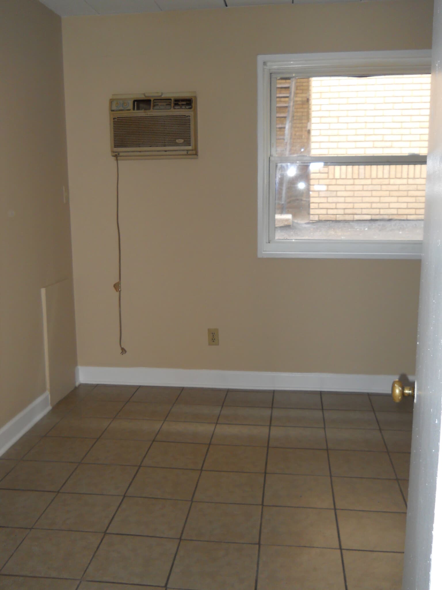 796 W Market St Akron, OH 44303 – photo 4