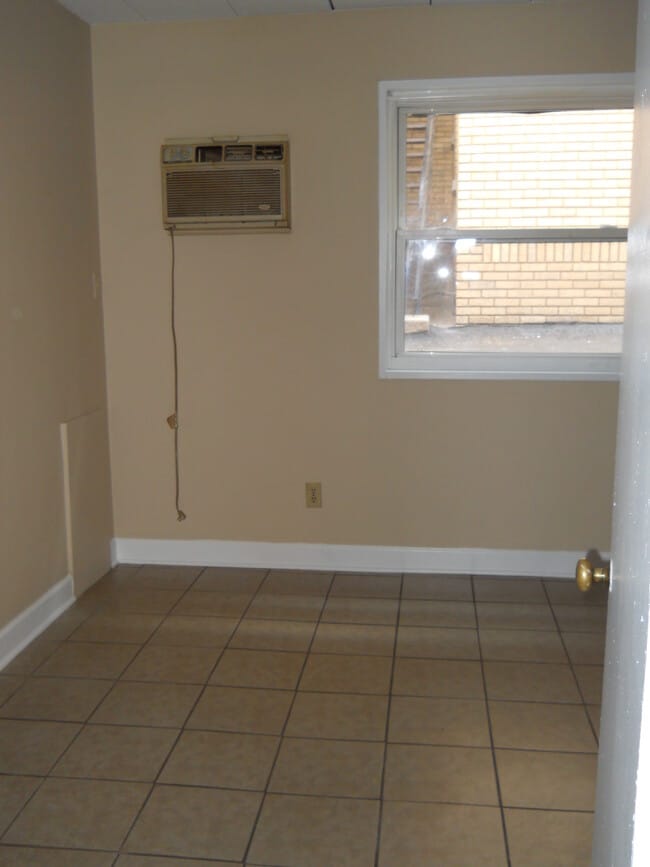Foto del edificio - 796 W Market St