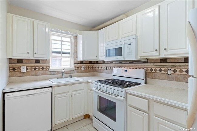 Building Photo - 86-88 76th St