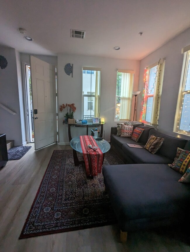 Foto del edificio - 135 Parc Place Dr