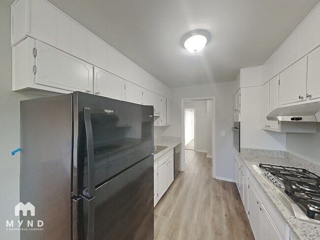 Foto del edificio - 3672 Stanford Cir