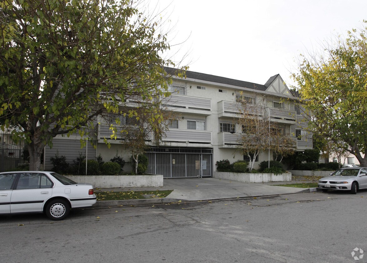 Foto principal - Tiara Court Ii Apartments