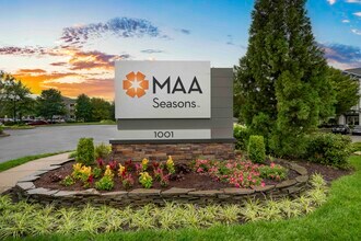 Building Photo - MAA Seasons