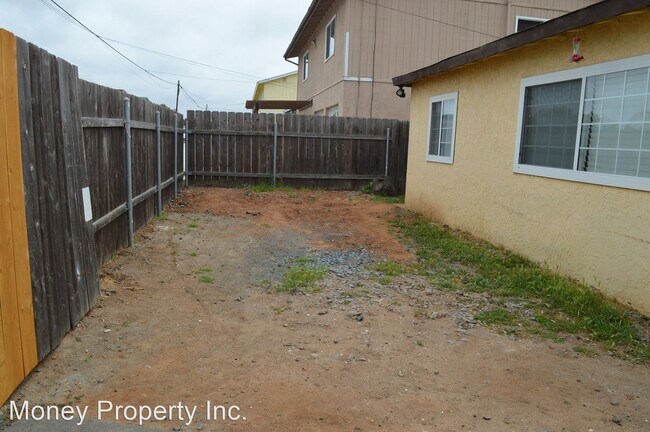 Building Photo - 2 br, 1 bath House - 1013 12th Street