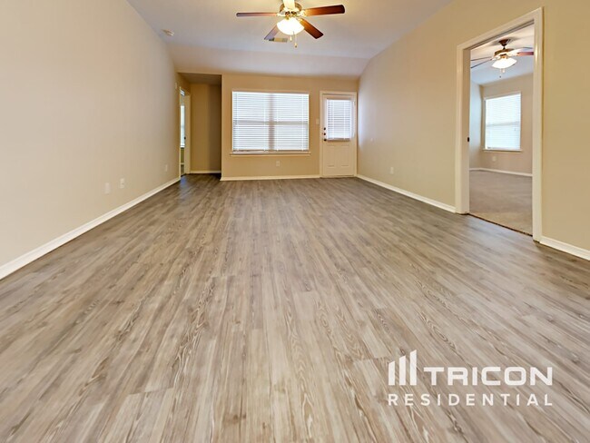 Building Photo - 7922 Emerald Oak Drive Texas City TX