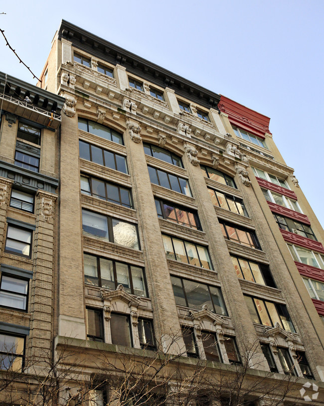 Foto principal - 12 E 12th St