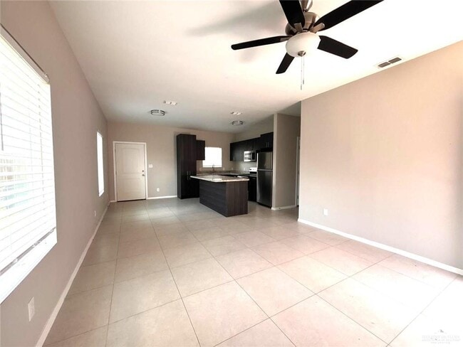 Building Photo - 1405 Alta Vista Dr