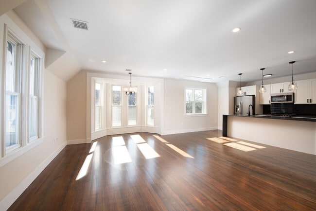 Building Photo - 17 Playstead Rd