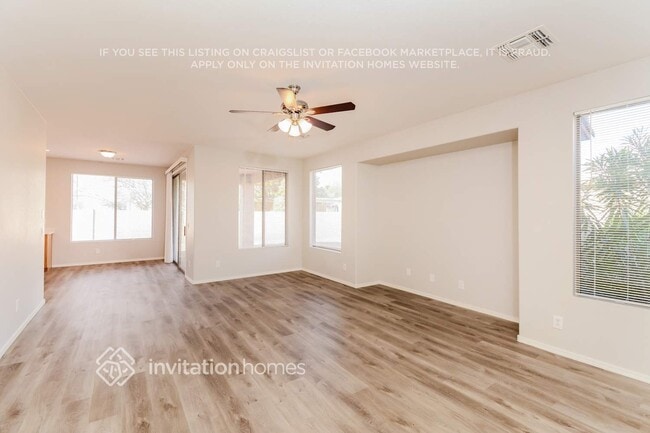 Foto del edificio - 8704 N 58th Dr