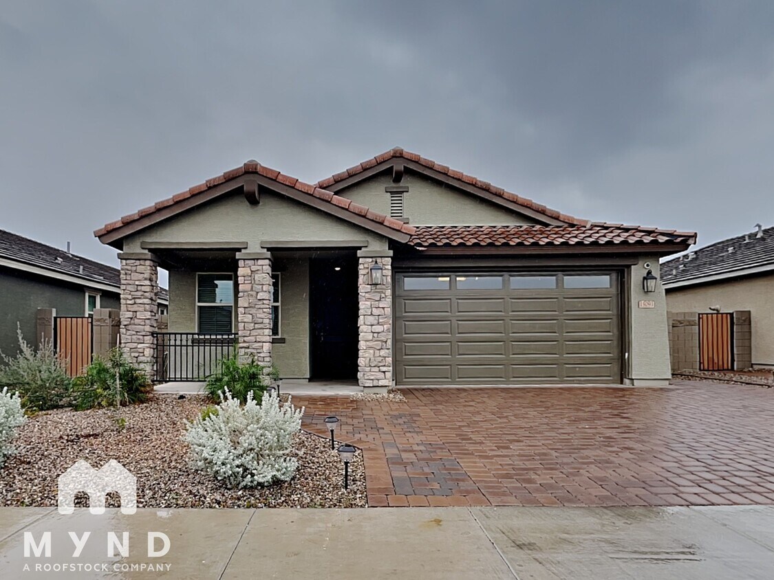 Foto principal - 15093 W Latham St