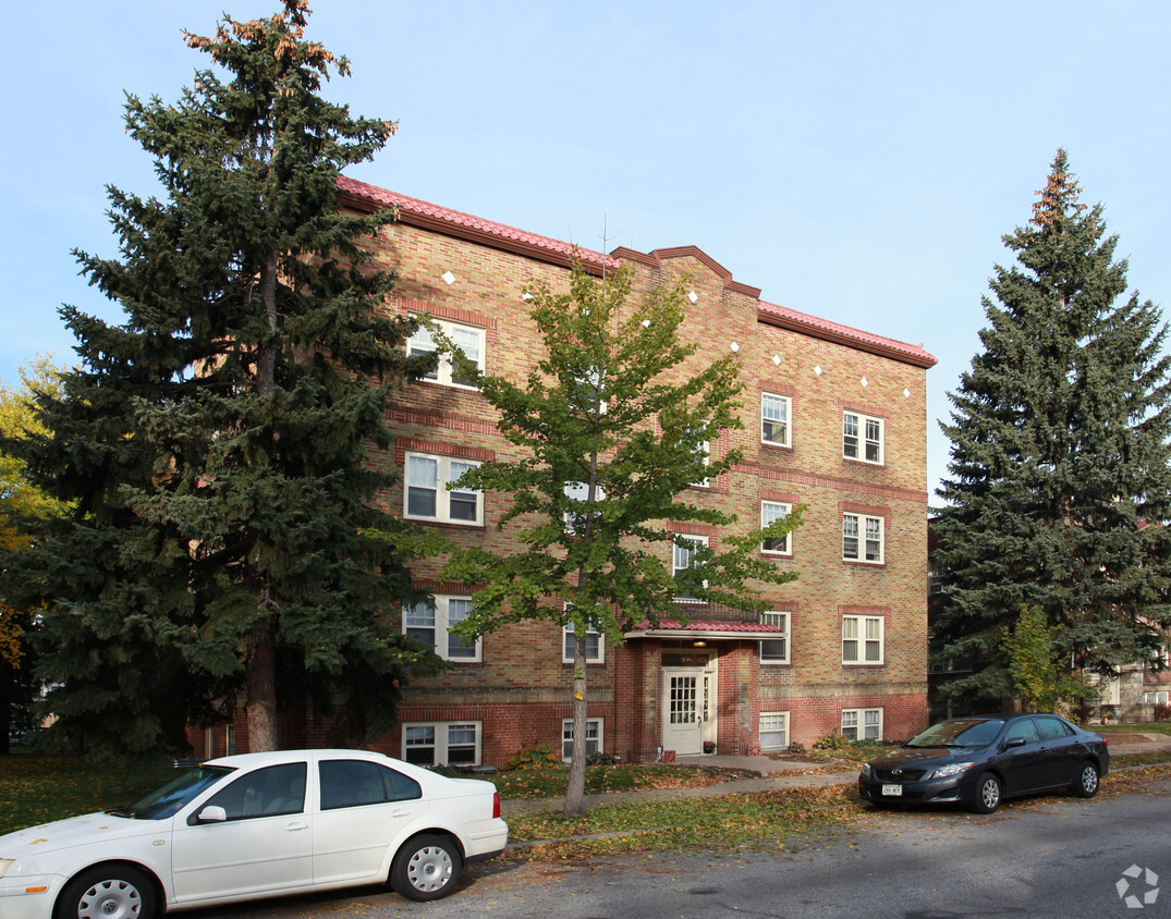 Primary Photo - Avon Apartments