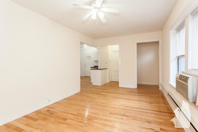 Foto del edificio - 1 bedroom in Chicago IL 60613