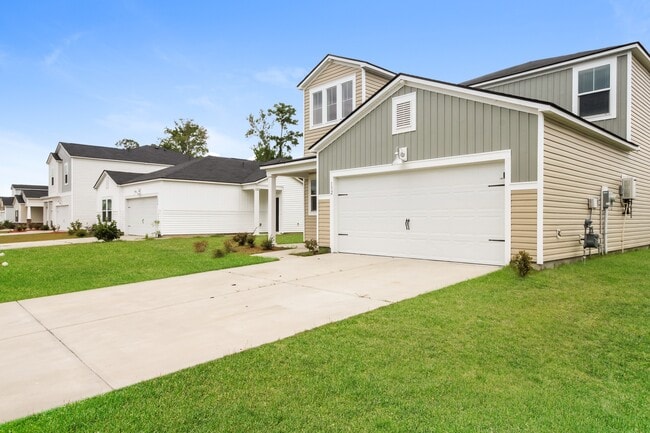 Building Photo - 124 S Reindeer Rd