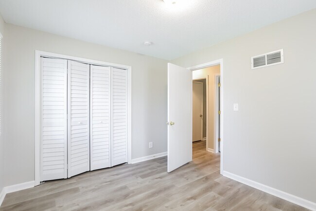 Foto del edificio - 6306 E 150th Terrace