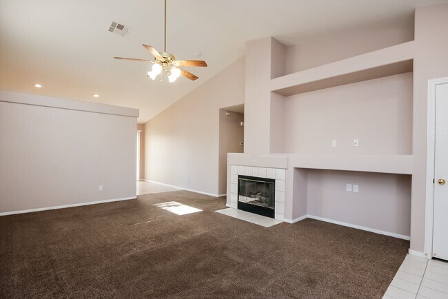 Foto del edificio - 115 Trout Creek Ct