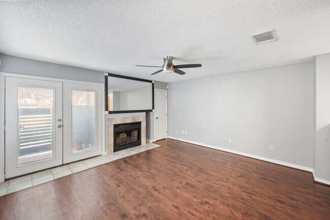 Foto del edificio - North Alington Condo close to the Entertainment District