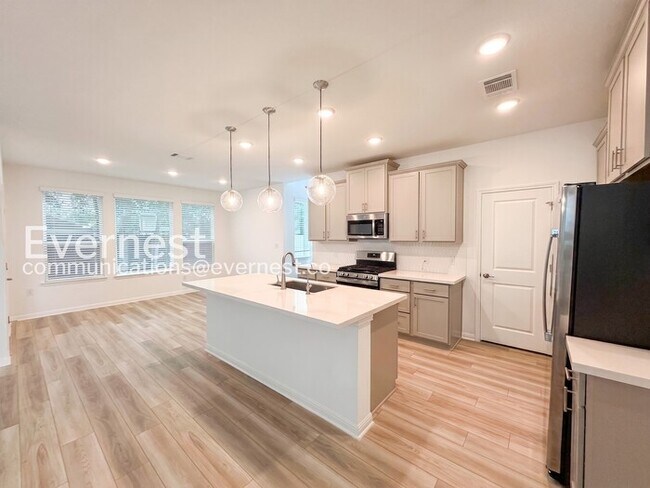 Foto del edificio - Modern Comfort & Texas Charm Await with Garage / 3 Beds & 1 bath / Available Now!