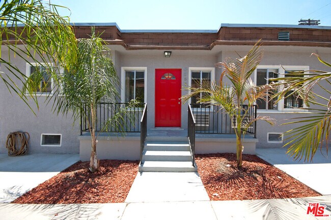 Foto del edificio - 1264 N Westmoreland Ave