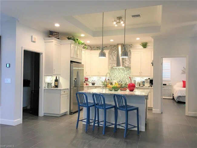 Building Photo - 28089 Sunset Dr