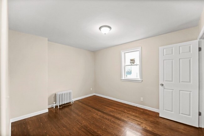 Building Photo - 26 Tapley Ave