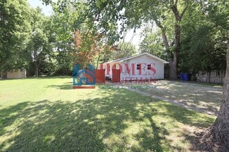 Building Photo - 515 E Brumfield Ave
