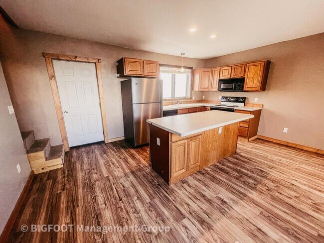 Building Photo - 411 W Quartz St