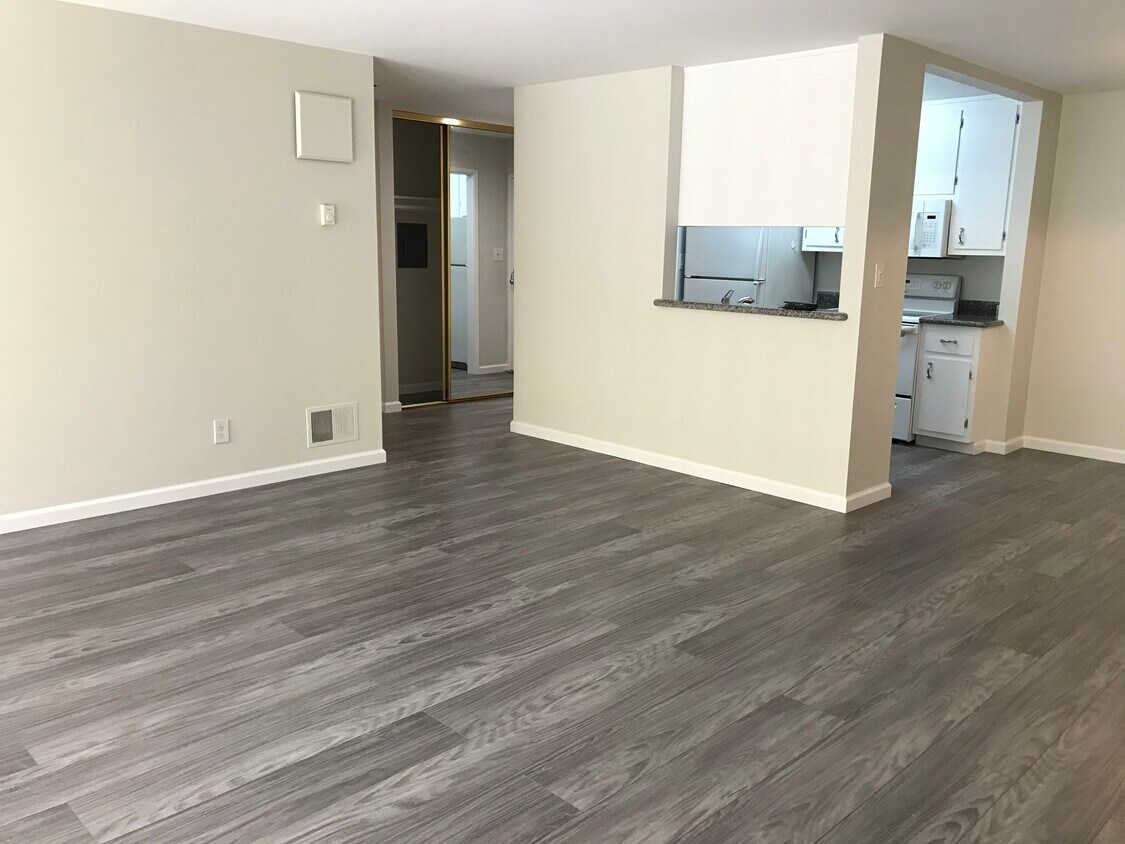 Living Room - 3222 Glendora Dr