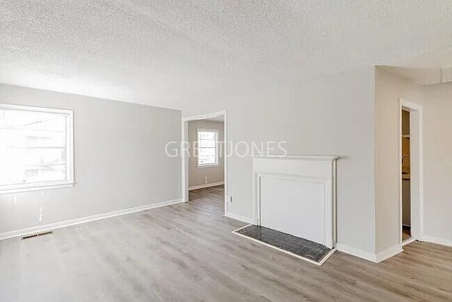 Building Photo - 6621 Seminole Dr