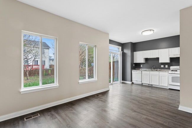 Foto del edificio - 21523 Franklin Cir