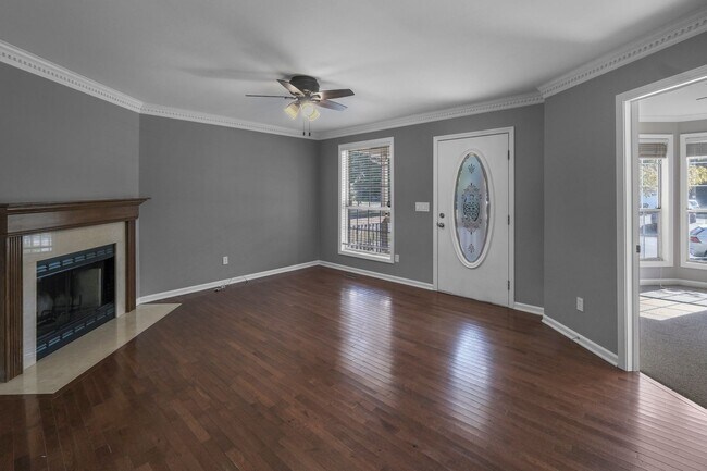 Foto del edificio - COMING SOON! Pet Friendly, 4 Bedroom 2 bat...