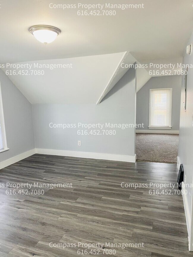 Foto del edificio - 728 Baxter St SE