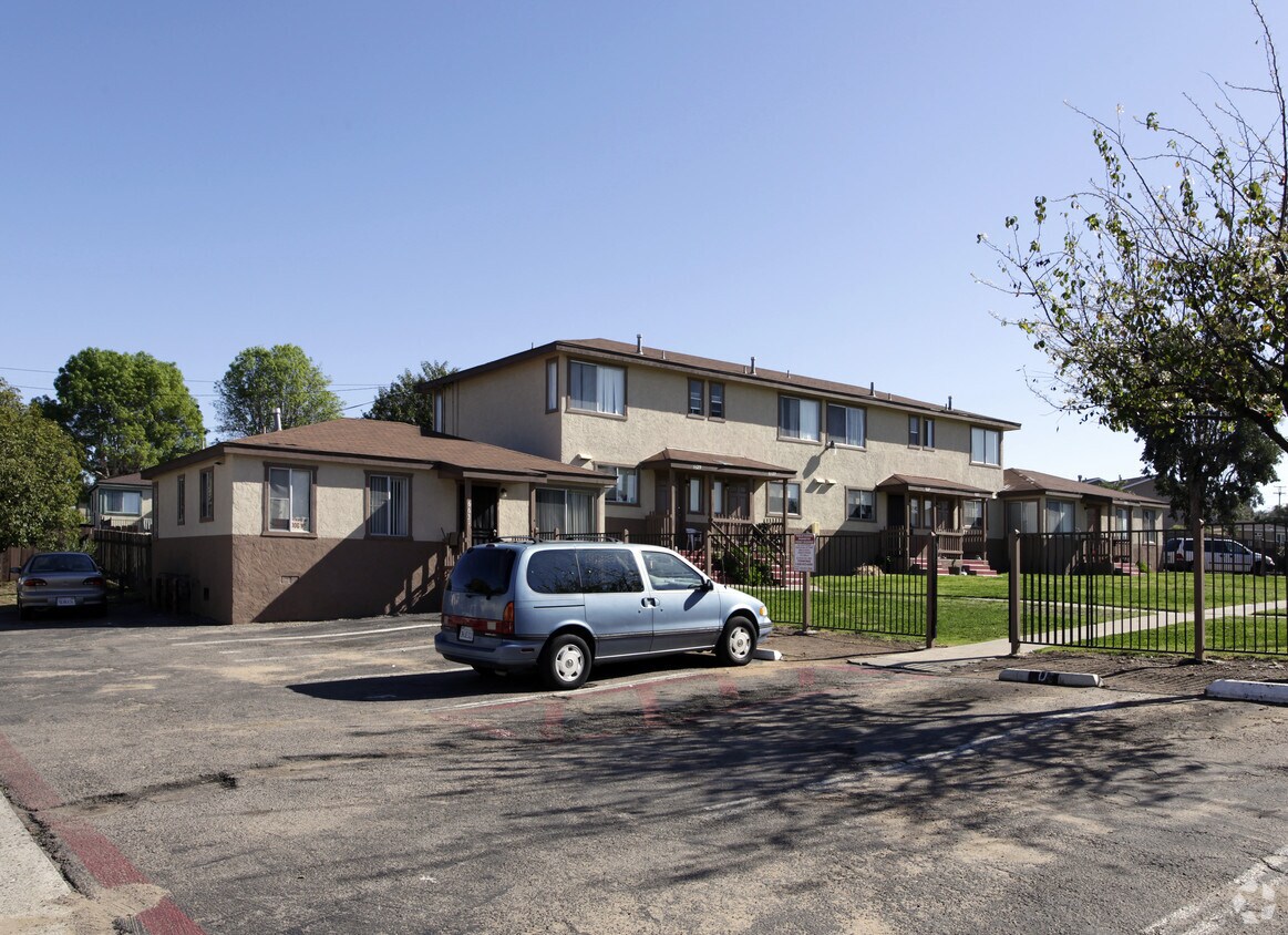 Primary Photo - 6601-6631 Kelly St