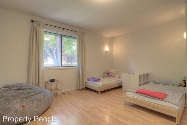 Foto del edificio - 3 br, 1 bath House - 2367 S Eagleson Rd